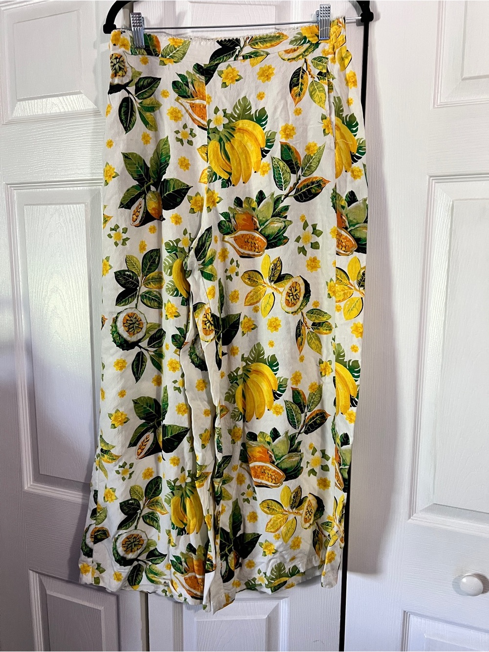 Rose & Olive White Wide-Leg Fruit Print Pants